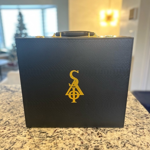 Sia Collective Tahoe’s - Picture 5 of 5